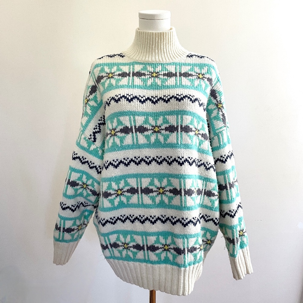 American Eagle Womens Sweater M Nordic Fair Isle Knit Turtleneck Cabin Chunky